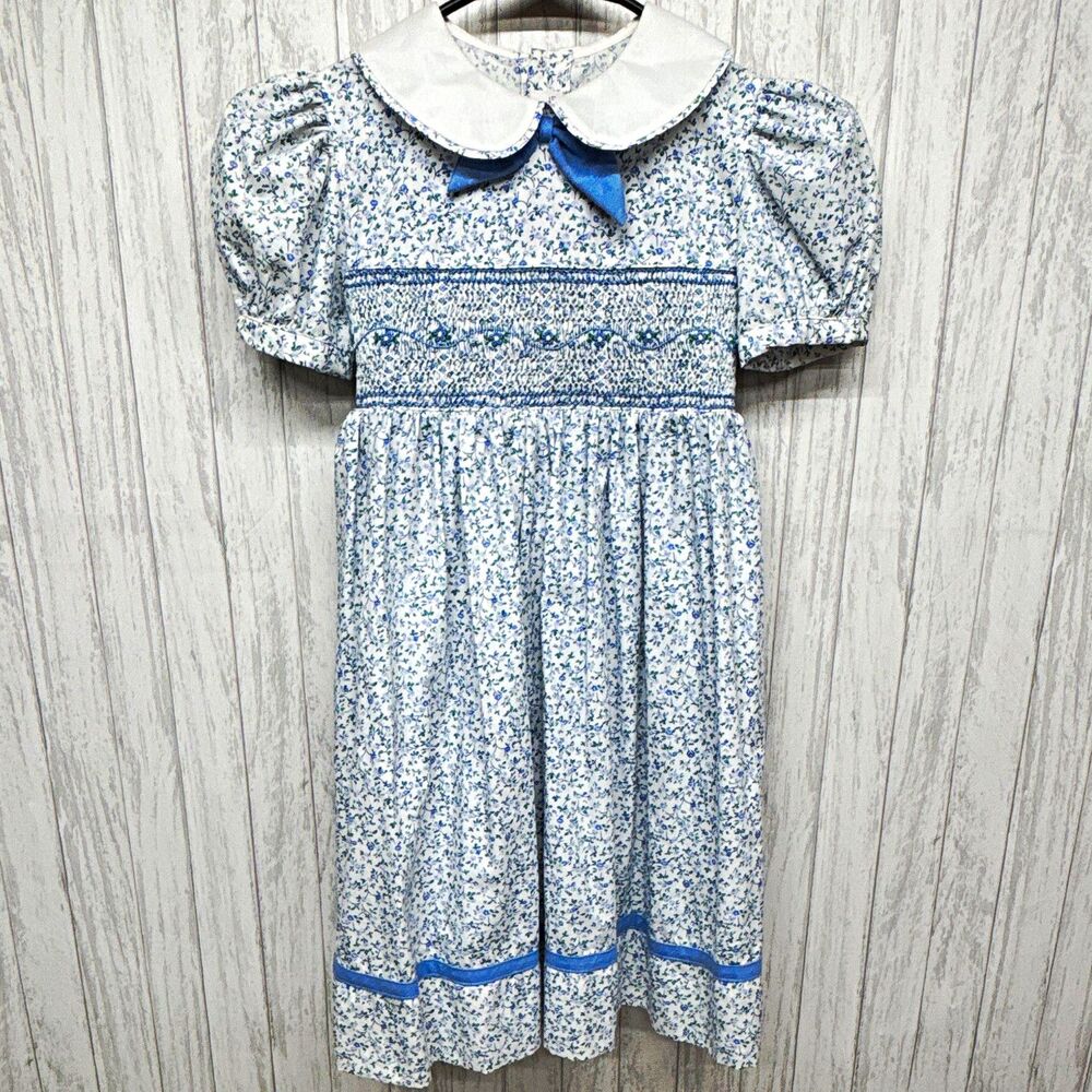 Growing Up Lord & Taylor Girls Size 6 Blue White Floral Smocked Puff Dress